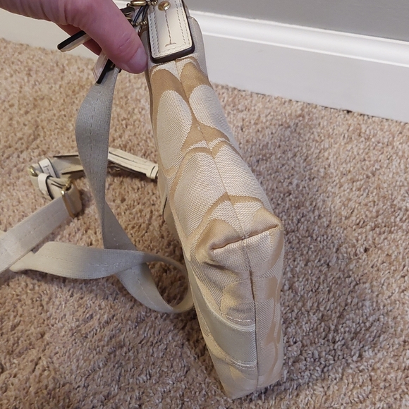 ❤️SALE! COACH Signature Stripe Jacquard Fabric Swingpack Crossbody Bag - Picture 13 of 16